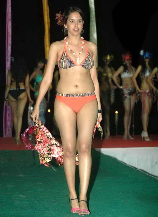 Hot Girls Photos at the Ramp of Indian Princess  Bash Photoshoot images