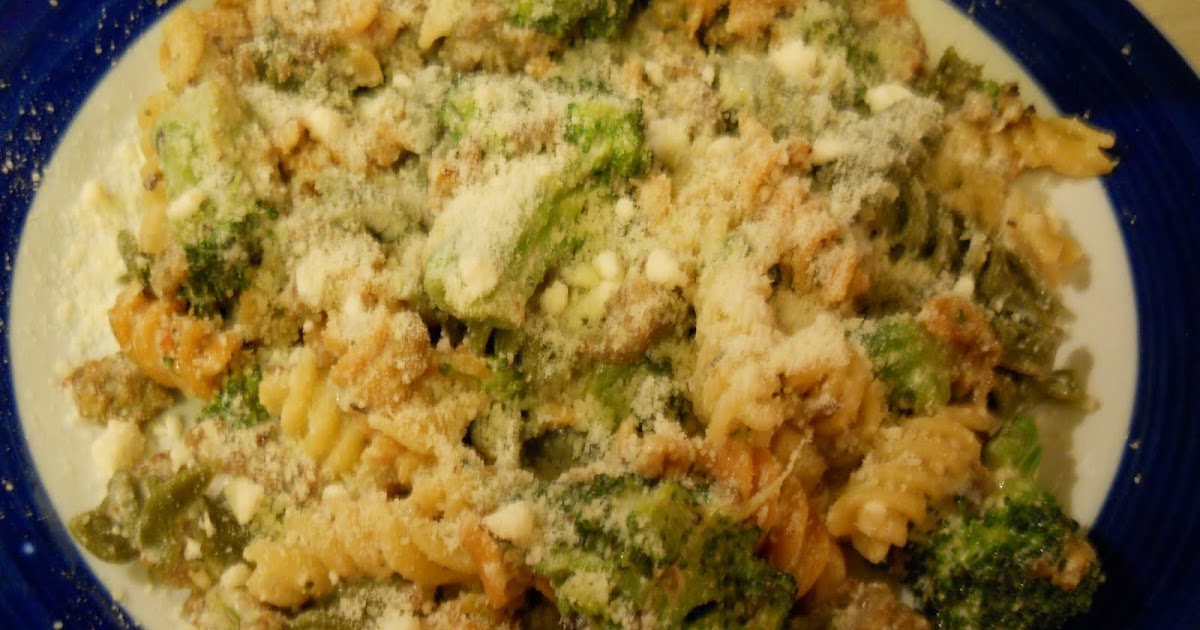 Make Believe Chef Rachael Ray's Pasta With Broccoli and Sausage W