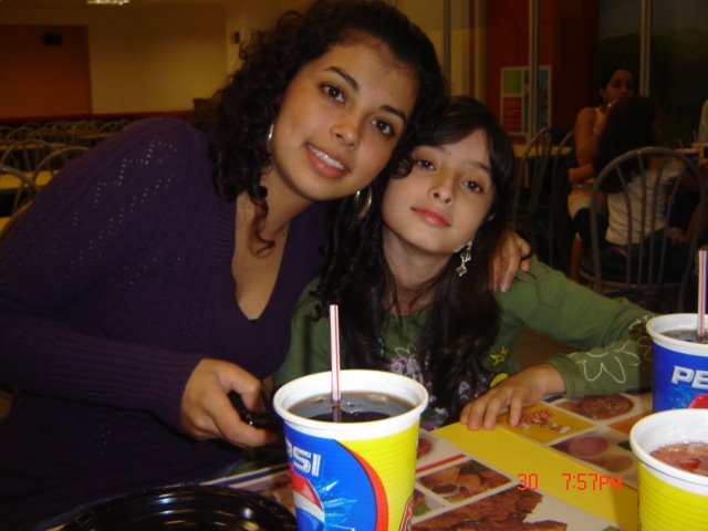 MONICA Y JULIANA