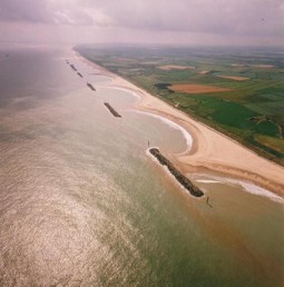 [plymouth+breakwaters.jpg]