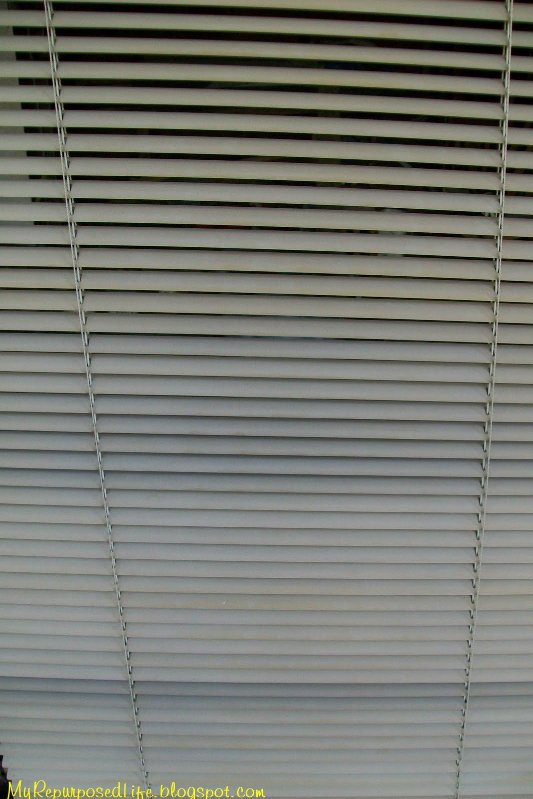 How to paint mini blinds My Repurposed Life™