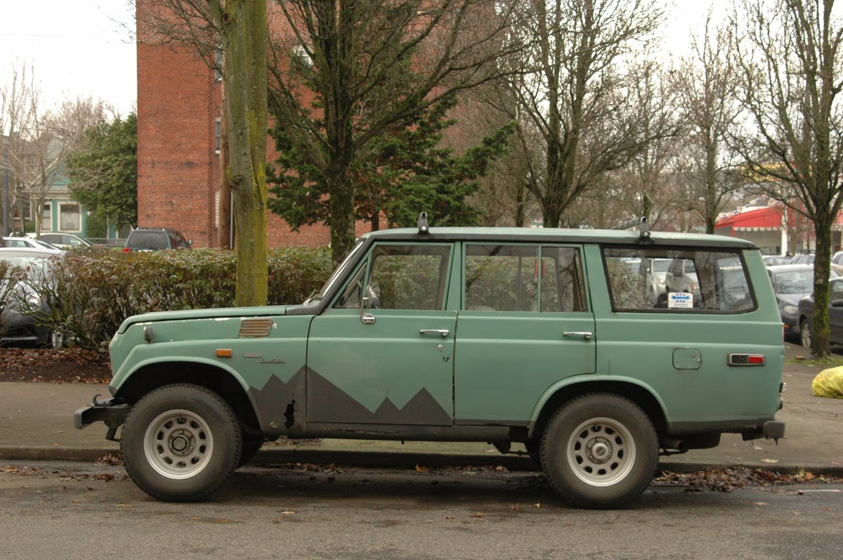 1973 Toyota Land Cruiser on Old Parked Cars 1973 Toyota Land Cruiser Fj55 Wagon