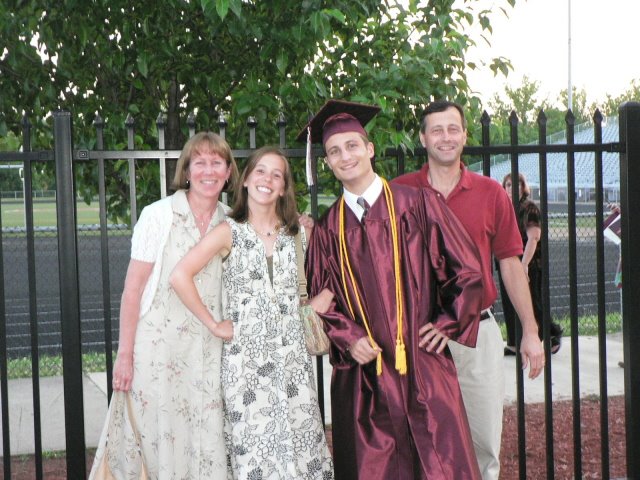 [Graduation+family+email+size.jpg]