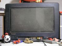 独身時代から、長年連れ添ってきた我が家のテレビ。どうやらお別れの日は、本当に近づいているようです。<br />