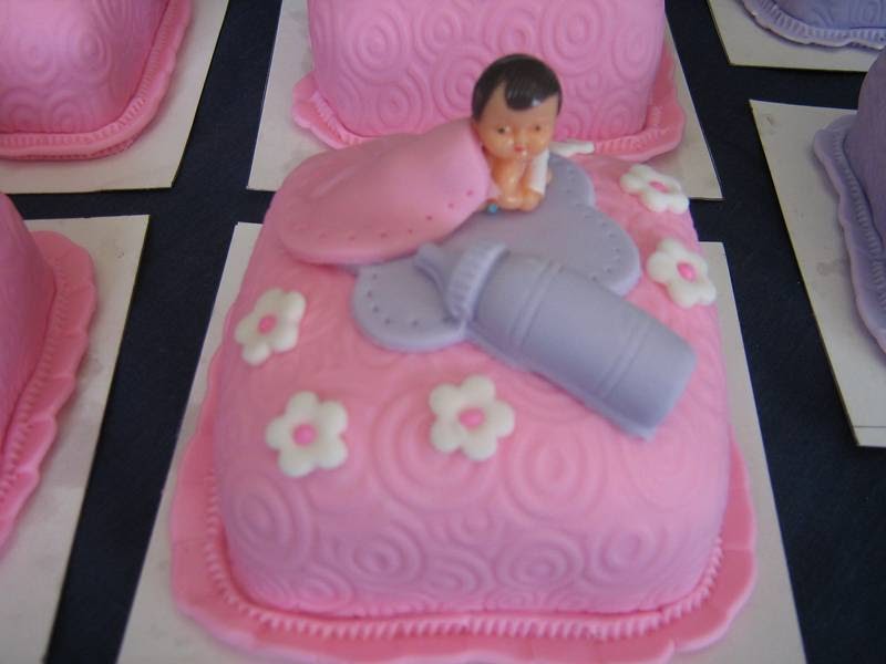 Mynata Cakes Baby One Month Cake for Beverly