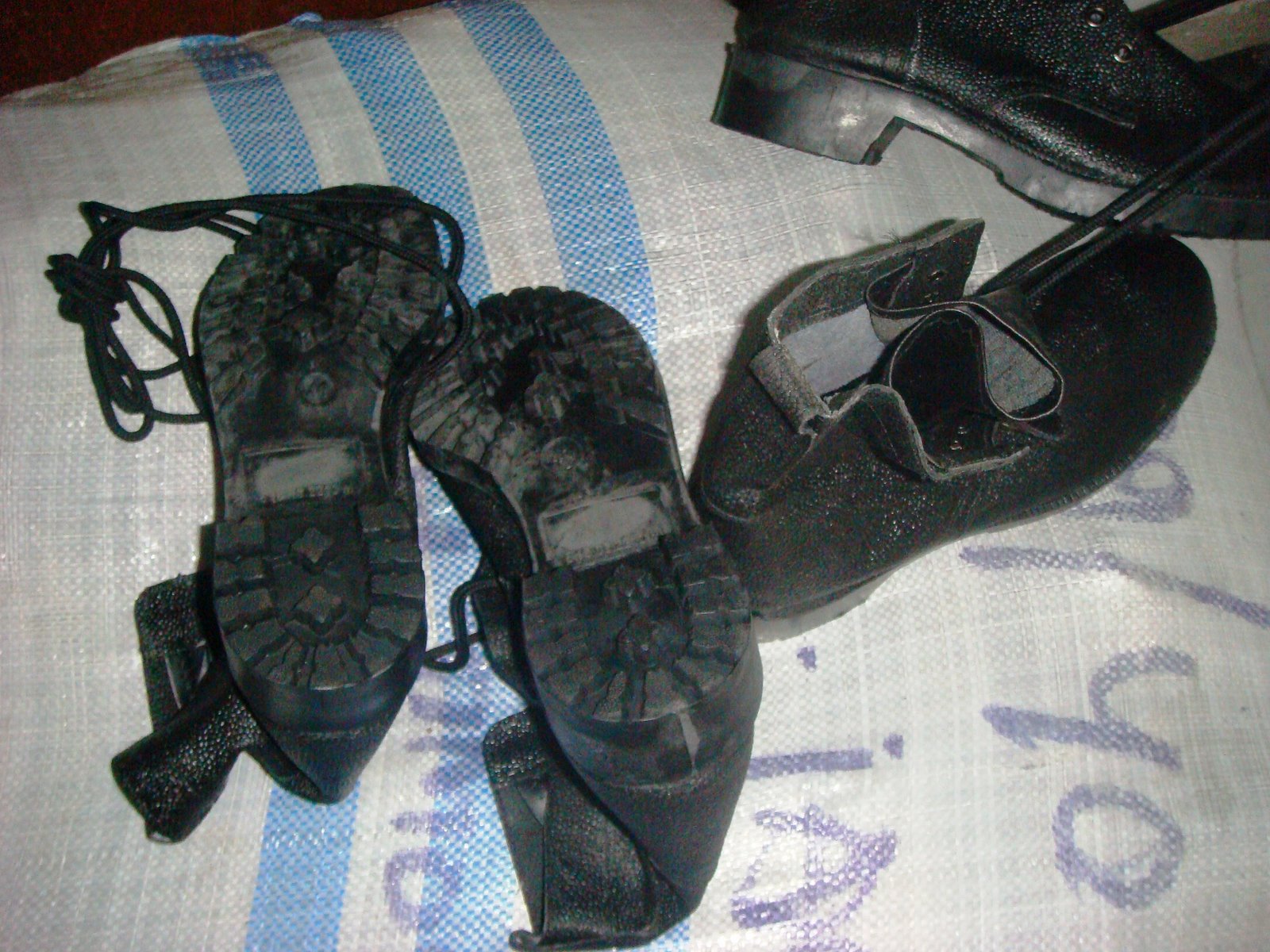 [photo+Botas+TNI+iha+Pualaka-741437.JPG]