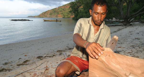 [timor_carpenter.jpg]