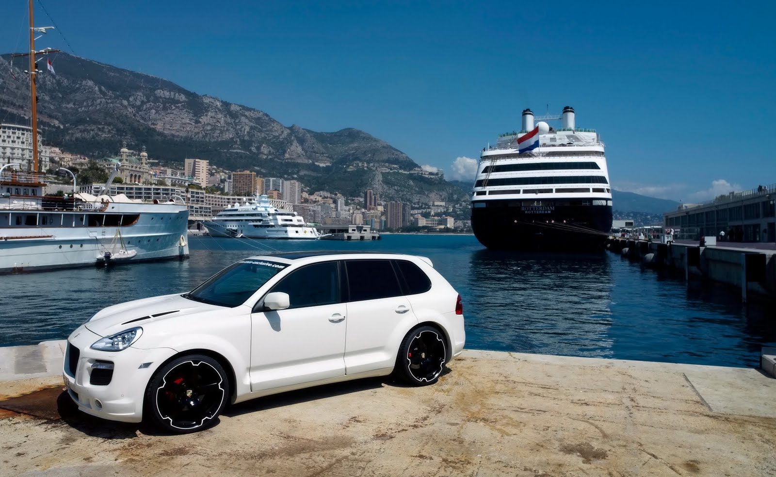 Cruise Ship Cruise Ship