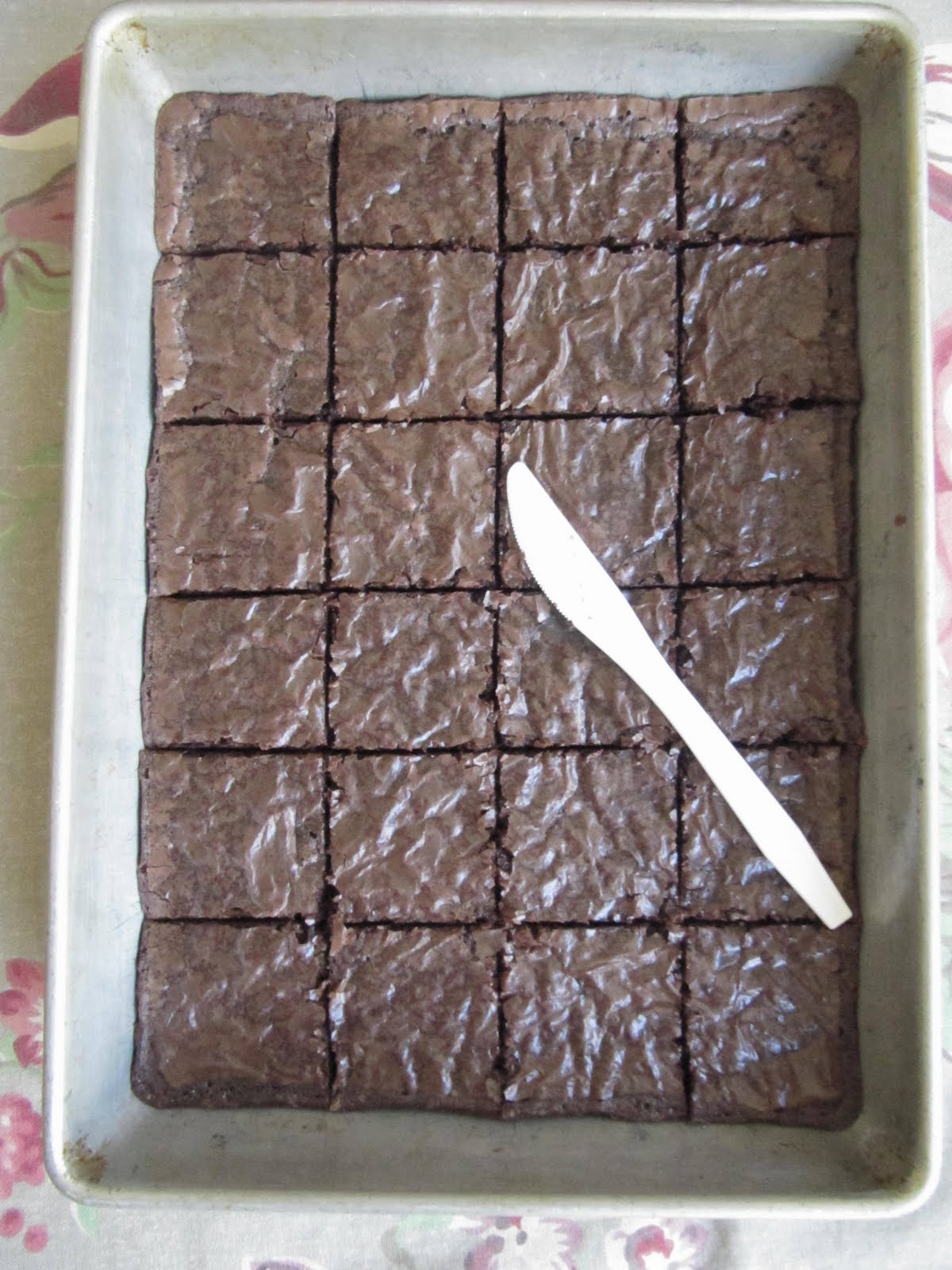 Sew Many Ways... Cutting Brownies The Easy Way...