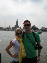 The boat in front of Wat Arun