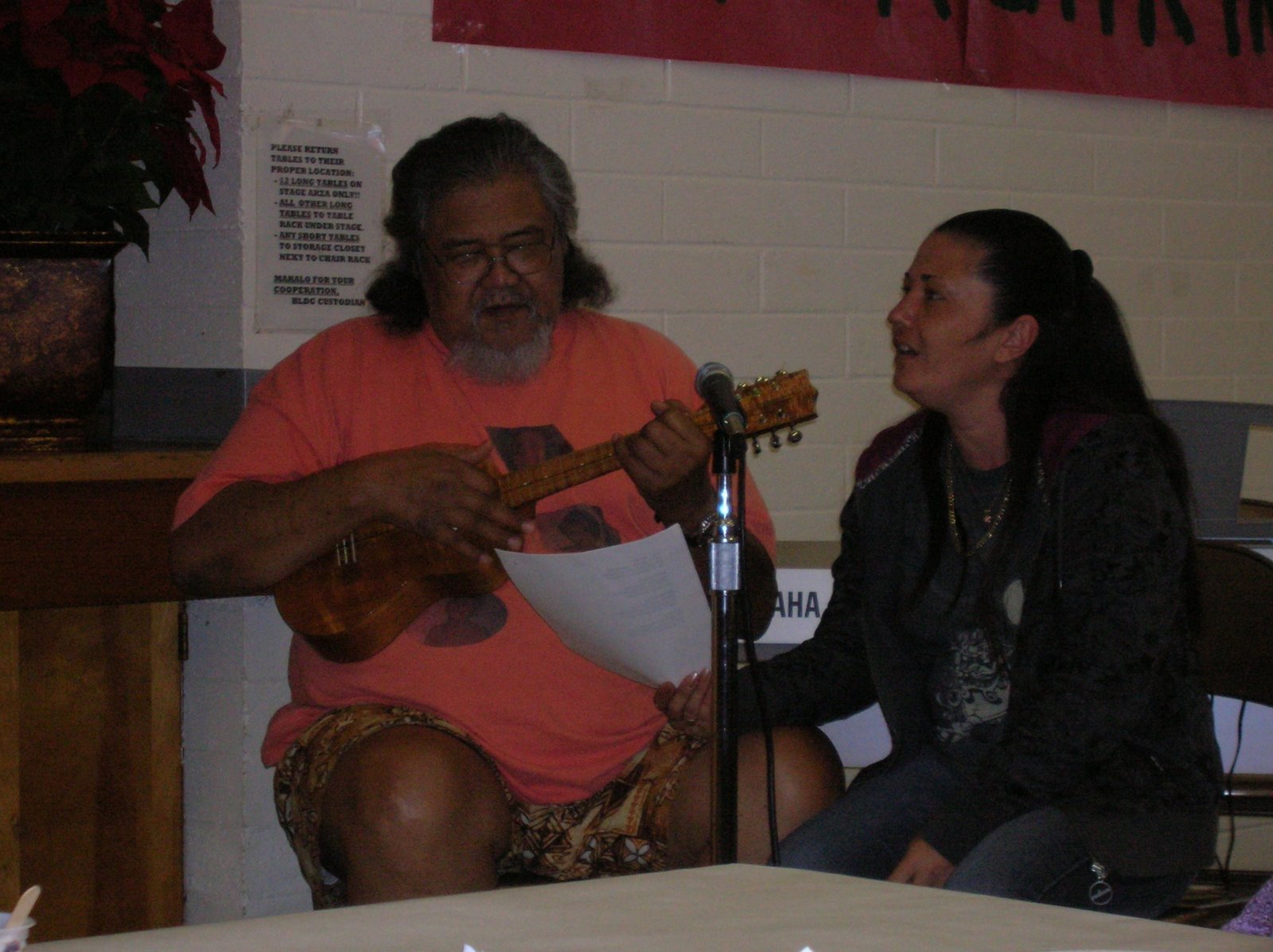[ukelele.JPG]