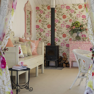 pink wallpaper room. ~Blooming Wallpaper~