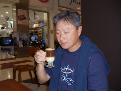 Sensei Nagano tomando o seu café após a gandaia....