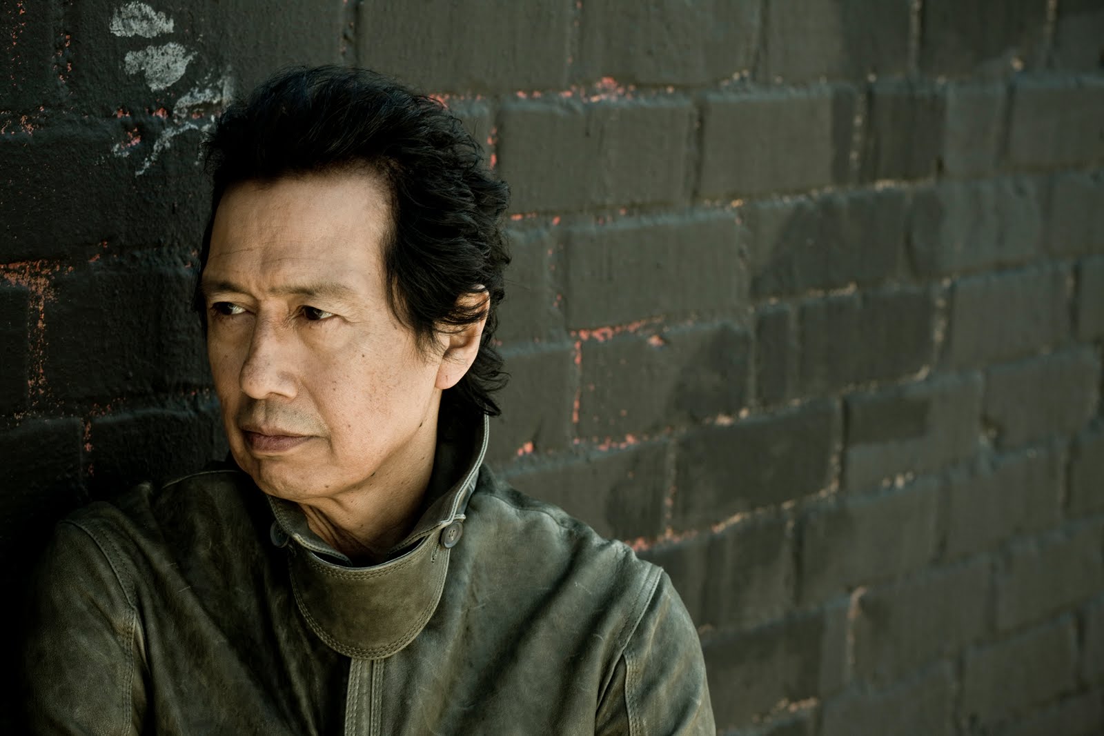http://4.bp.blogspot.com/_UFwlX62_55I/TUIG-_QgY0I/AAAAAAAACKE/ga1y2Wh0-fE/s1600/alejandro_escovedo_instore.jpg