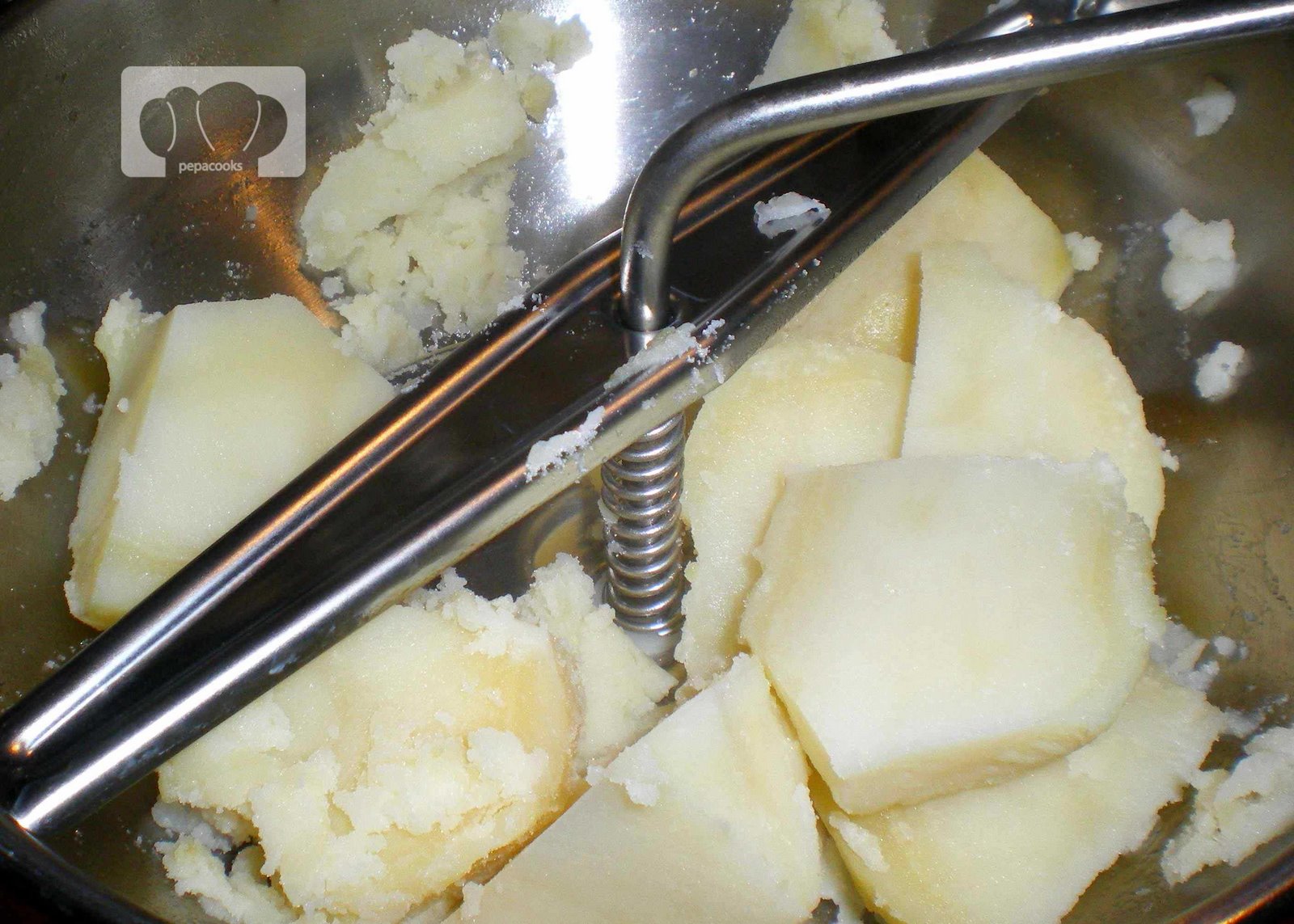 [huevos-con-patatas-y-chitorra---09.jpg]