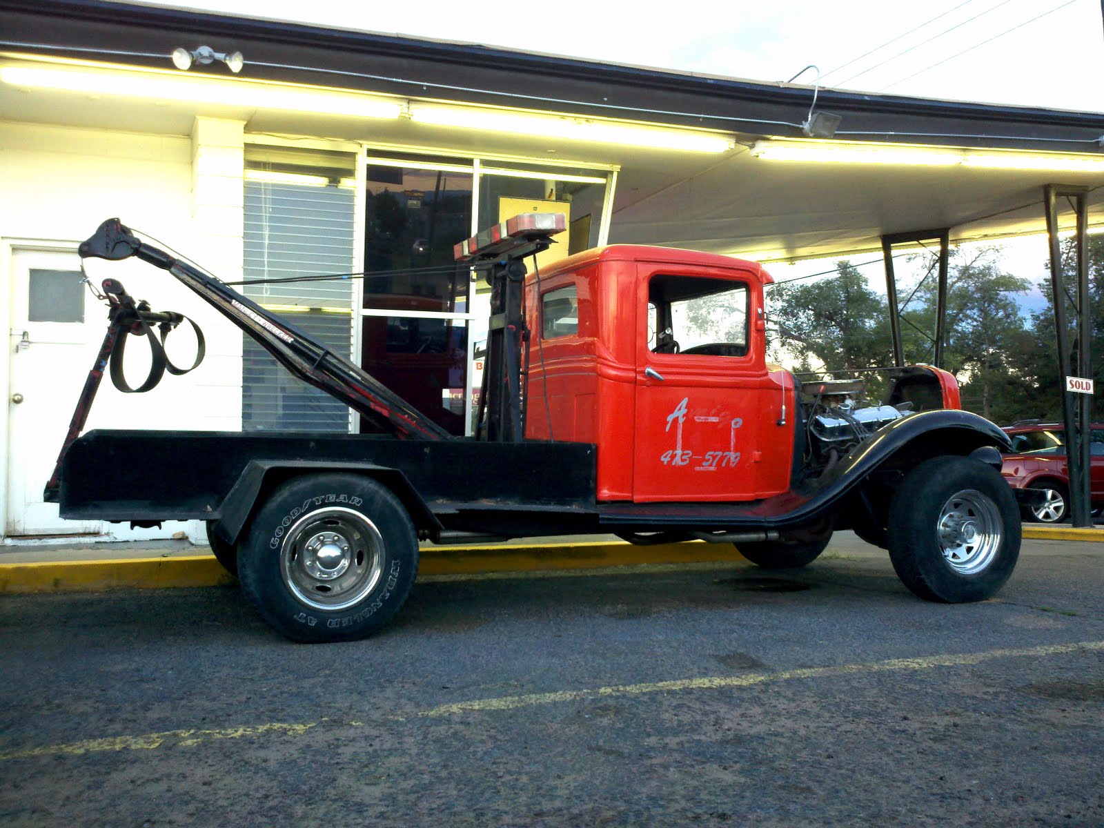 http://4.bp.blogspot.com/_UHcvIC7TYEU/TJhlpKdVrrI/AAAAAAAACK4/KyBrJZp64l8/s1600/Weird%20Towtruck_1.jpg