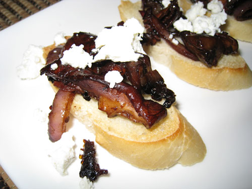 Warm Mushroom, Sun Dried Tomatoes and Goat Cheese Crostini