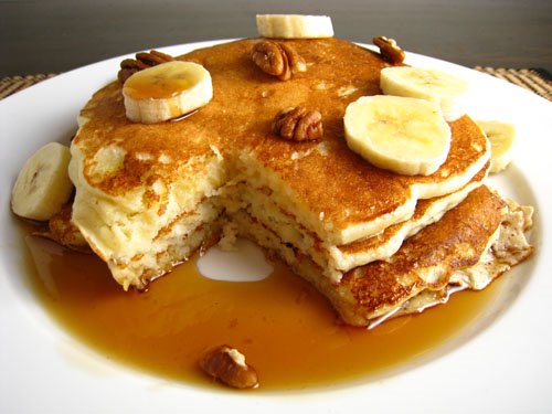 Closet Cooking: Banana Buttermilk PANCAKES