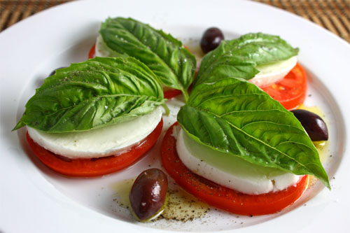 What's your FAVORITE Labor Day Dish to Make? Caprese+Salad+2+500