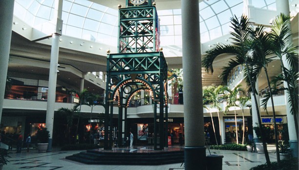 Sky City: Retail History: Houston County Galleria: Centerville, GA