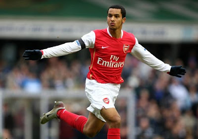 Theo Walcott of Arsenal celebrates scoring