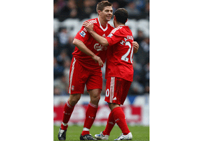 Steven Gerrard celebrates after putting Liverpool in front at Newcastle United