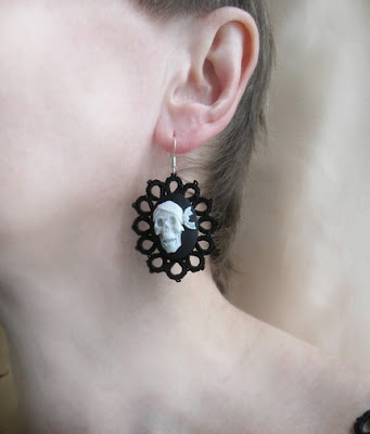 earrings, tatted, tatting, goth, gothic style jewelry