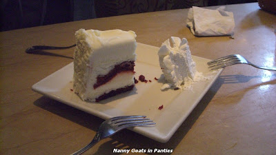 red velvet cheesecake