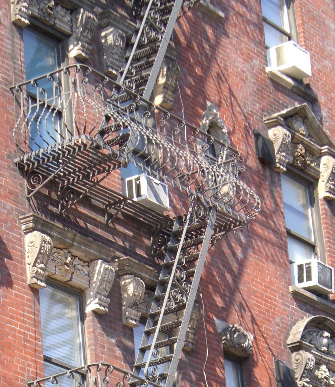 [nyc_fire_esc2.jpg]
