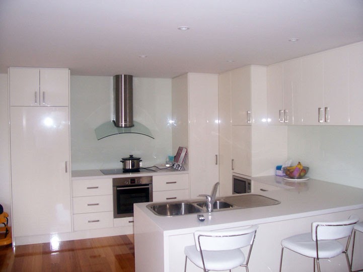 Science of Vastu Shastra Vastu says gas stove and water sink should be