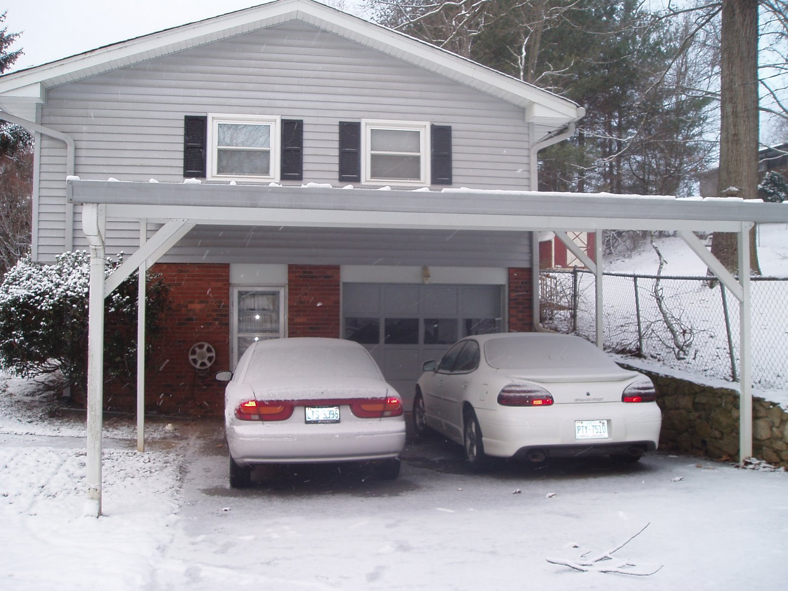 [carport.JPG]