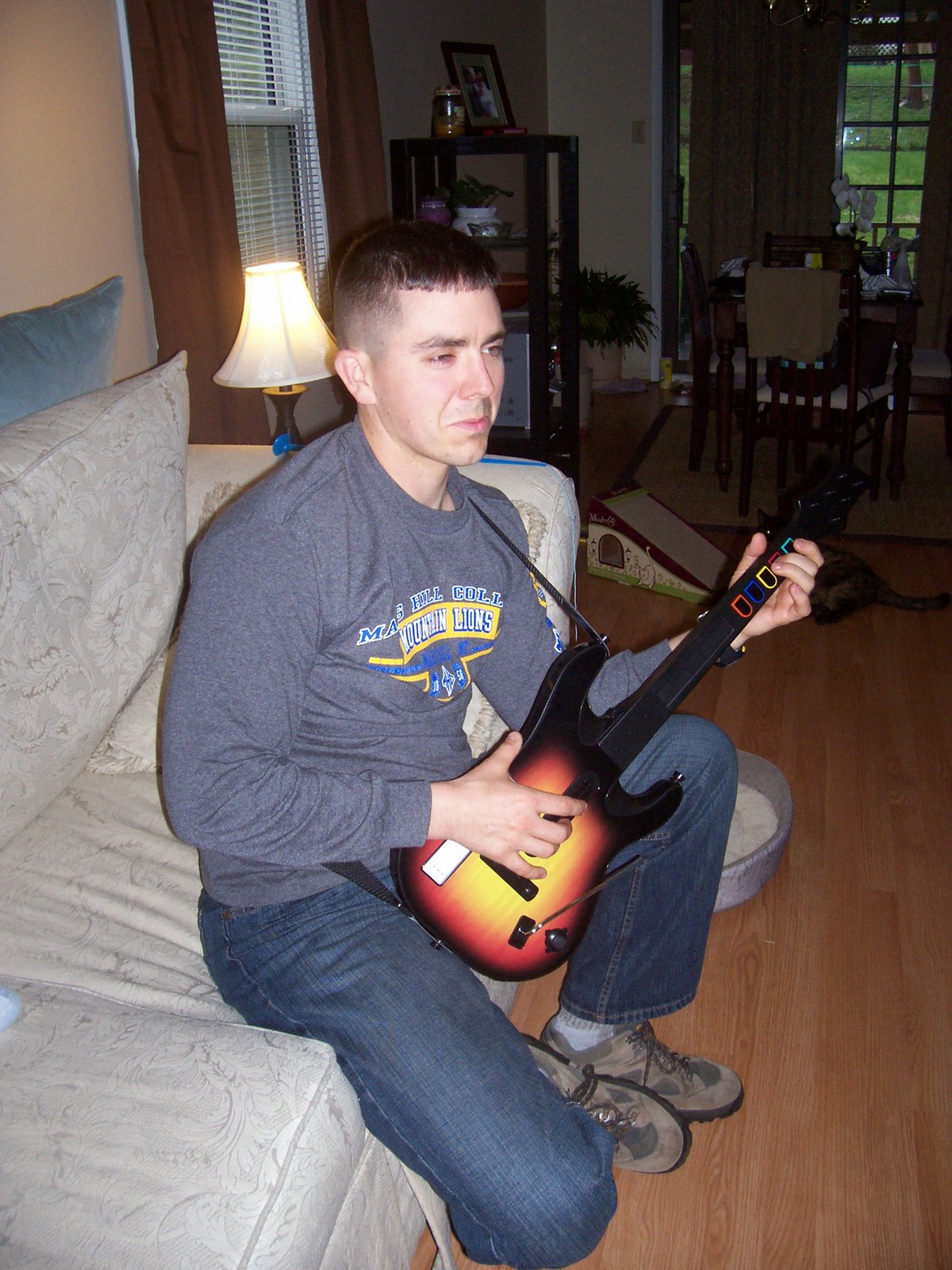 [guitarhero2.JPG]
