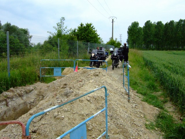 [mini-DSCF0023.JPG]