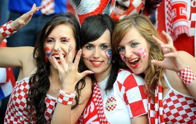 Bellezas del mundial. - Página 2 Croatian+soccer+fans