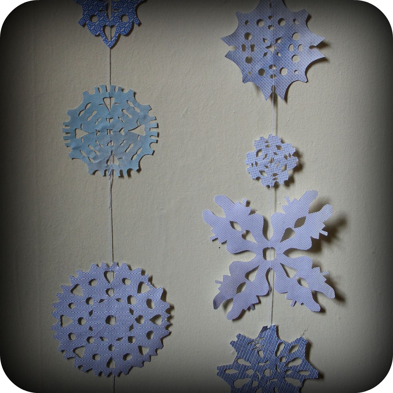 The Craft Revival tutorial snowflake garland