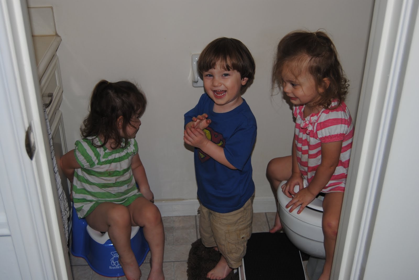Watching Sister Pee Stories
