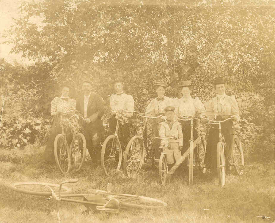 [old+bikes.jpg]