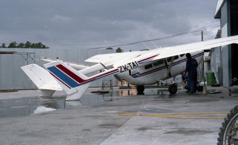 [19850220+TAI+NZHS.jpg]