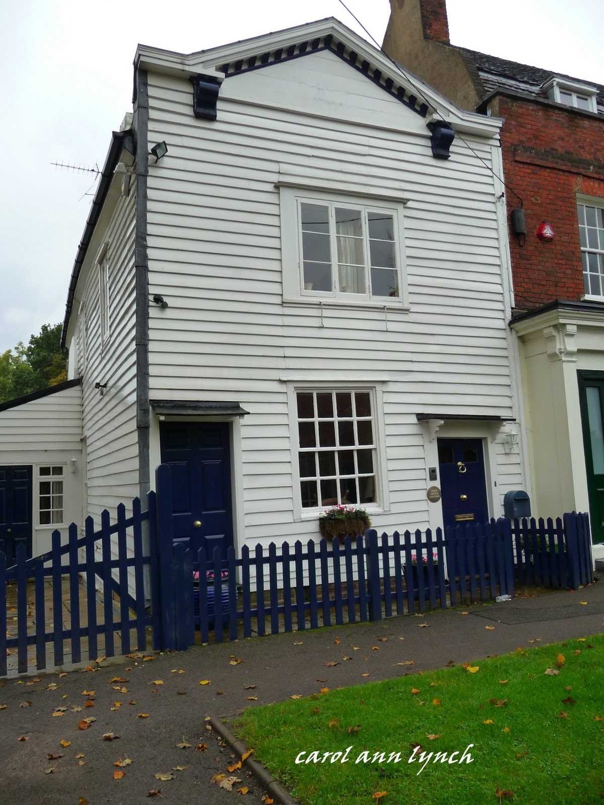 An Autumn Walk Mill Hill Village