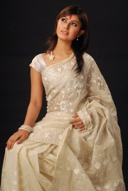 Keerthi Reddy in White Saree