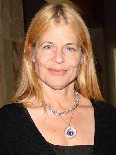 new celebrity buzz linda hamilton height new celebrity buzz linda hamilton height