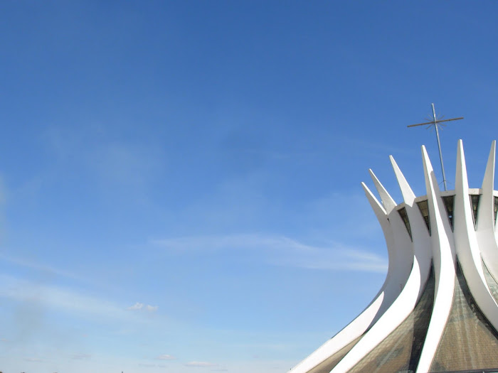 Brasília, não canso de admirar sua topografia e sua arquitetura