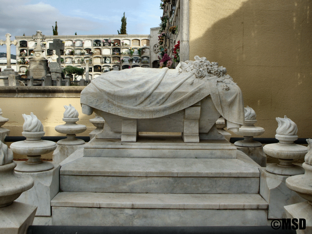 THE DARK HOUSE Cementerio de Arenys de Mar (Barcelona)