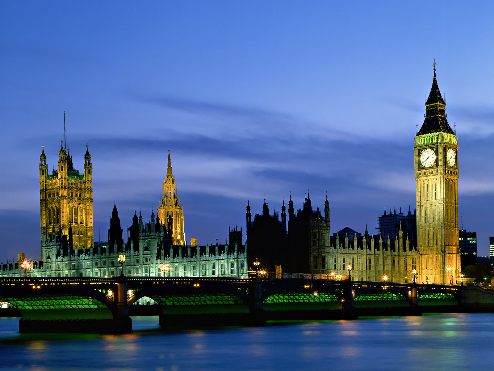 http://4.bp.blogspot.com/_UeKpPmoedmk/TGlNFBCkR2I/AAAAAAAAAdY/FaSkcqhBA4M/s1600/London%252BSkyline%252BWallp%252BTLG.png