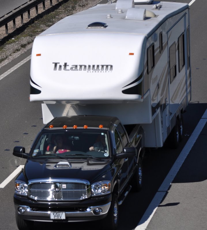 Cars & Caravans American pickup & American caravan