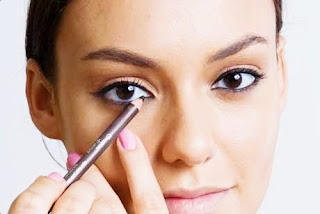 http://4.bp.blogspot.com/_Ugwx_VMMqvw/S312h-WJq2I/AAAAAAAAADE/oNGIS1xLdaw/s320/passar-l%25C3%25A1pis-olho.jpg