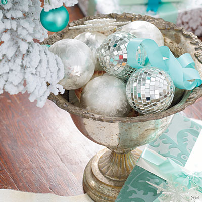 C.B.I.D. HOME DECOR and DESIGN: CHRISTMAS DECOR: COLORS OF CHRISTMAS - BLUE?