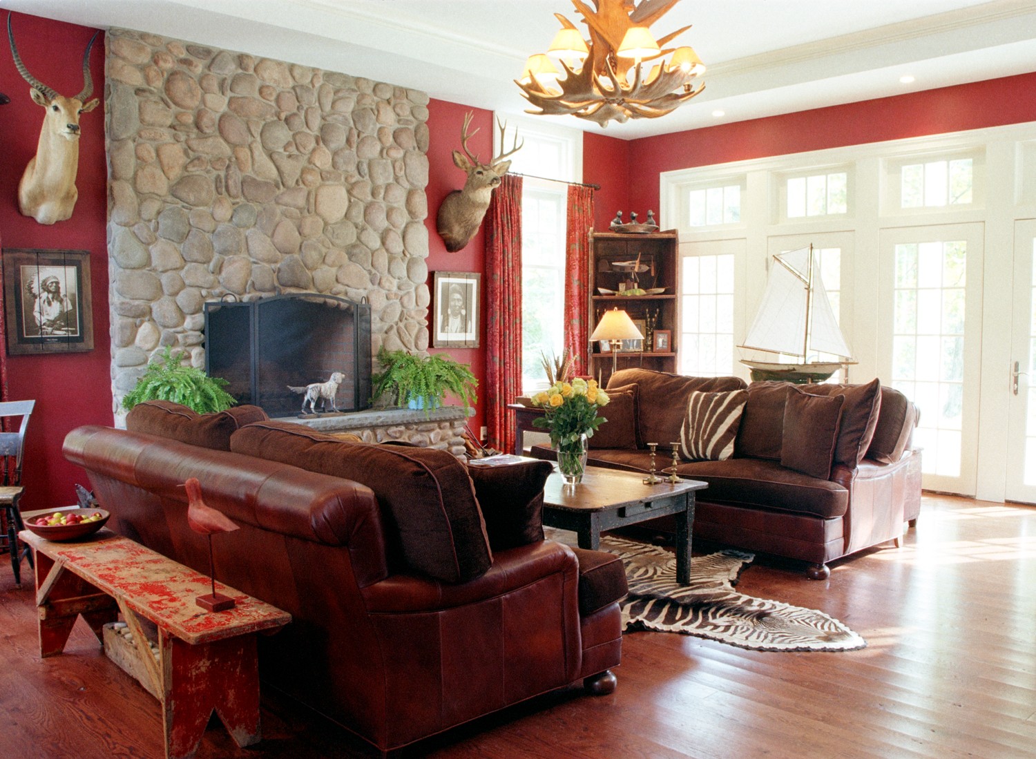 Living Room Decorating title=