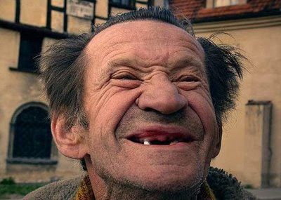 funny pictures terrible smile no teeth