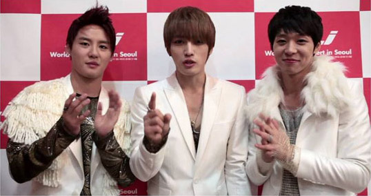 http://4.bp.blogspot.com/_Uj6i72moXX0/TTkNKU9-WRI/AAAAAAAAFvc/ZESH77h_BBw/s1600/JYJ3.jpg